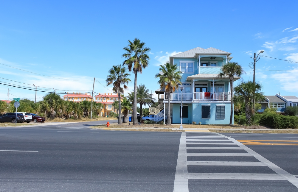 Florida pedestrian crossing on wide street